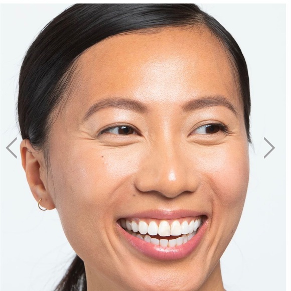 NWT OGEE lip oil in color Camellia 🌸 - Picture 1 of 9